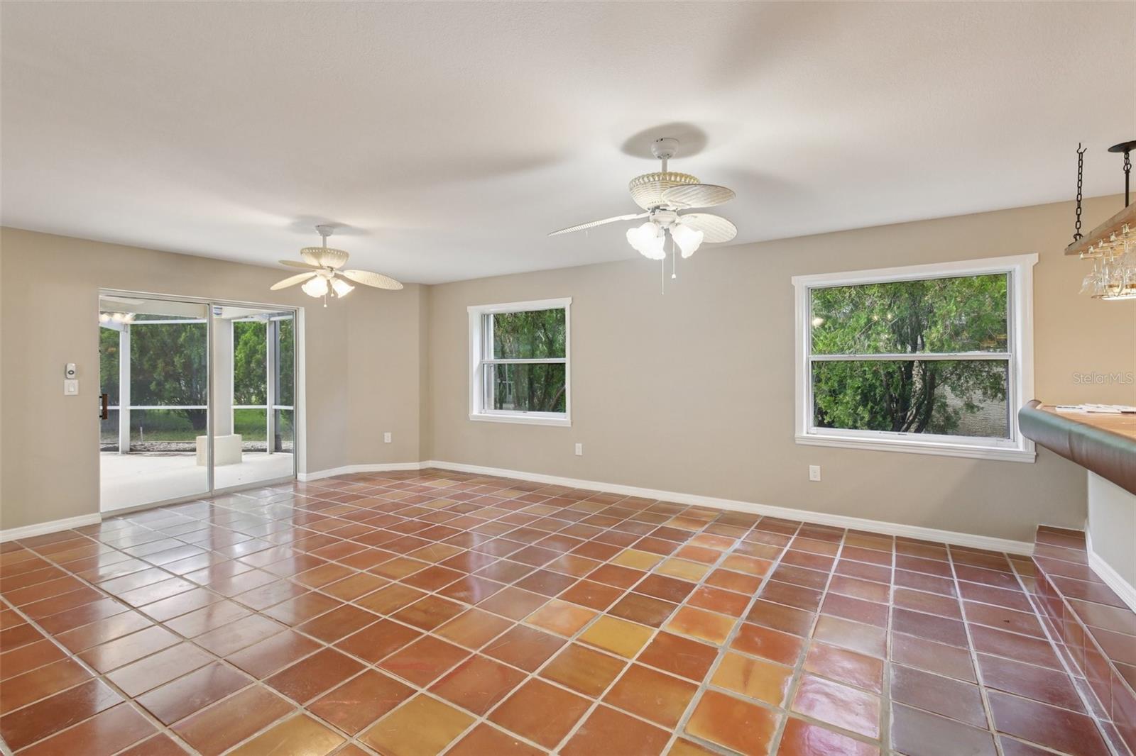 Listing photo id 46 for 4052 Marine Parkway