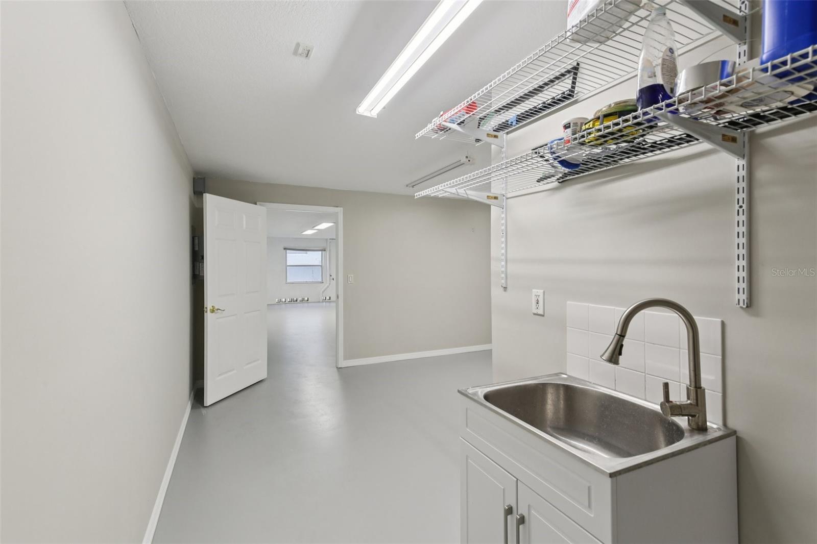 Listing photo id 48 for 4052 Marine Parkway