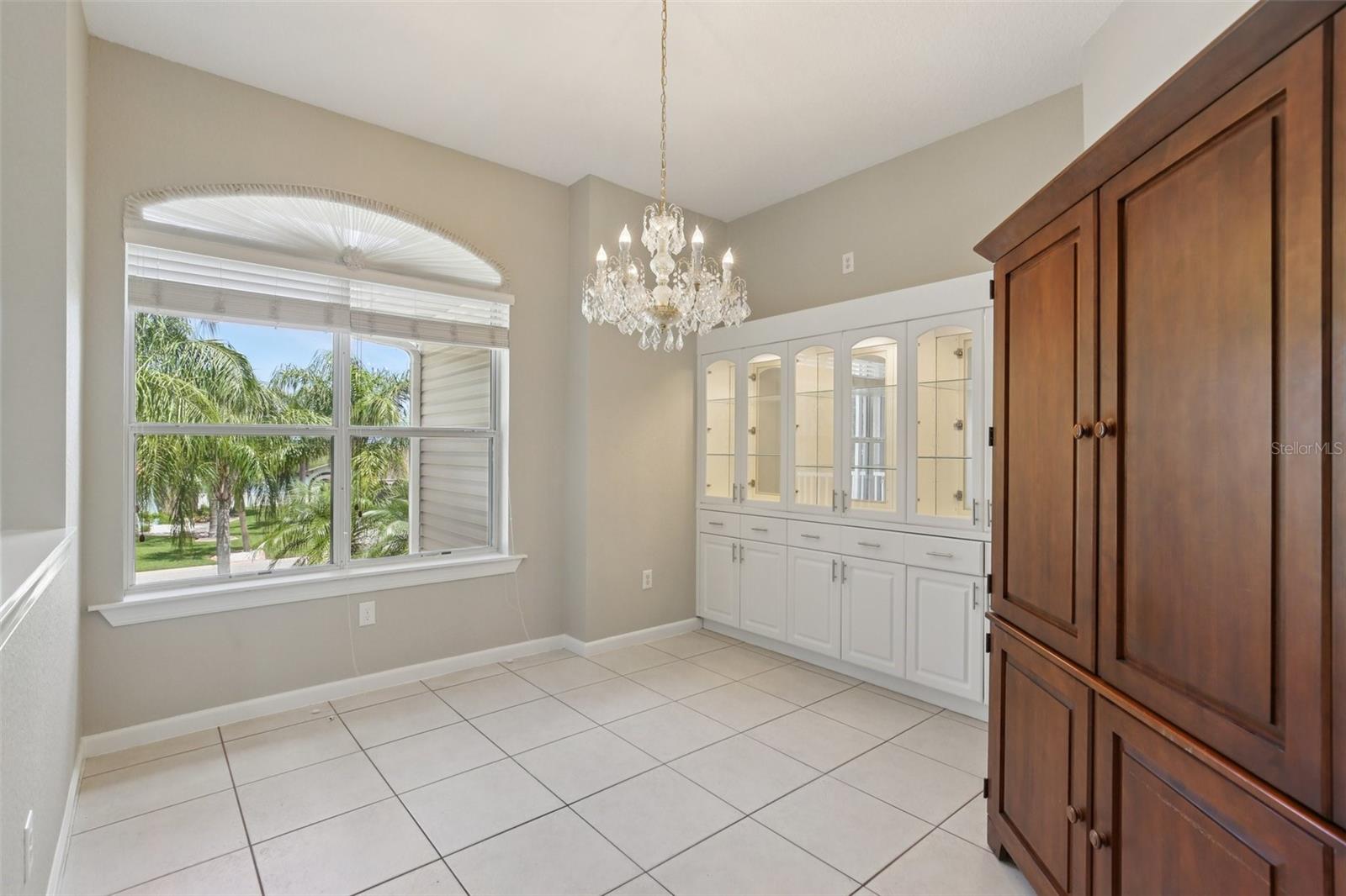 Listing photo id 5 for 4052 Marine Parkway
