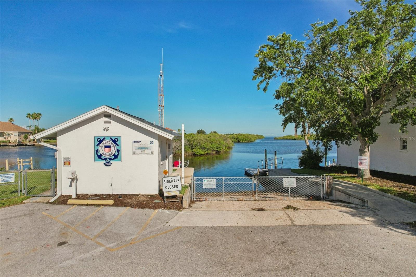 Listing photo id 71 for 4052 Marine Parkway