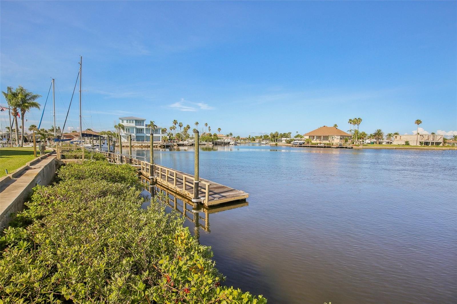 Listing photo id 75 for 4052 Marine Parkway