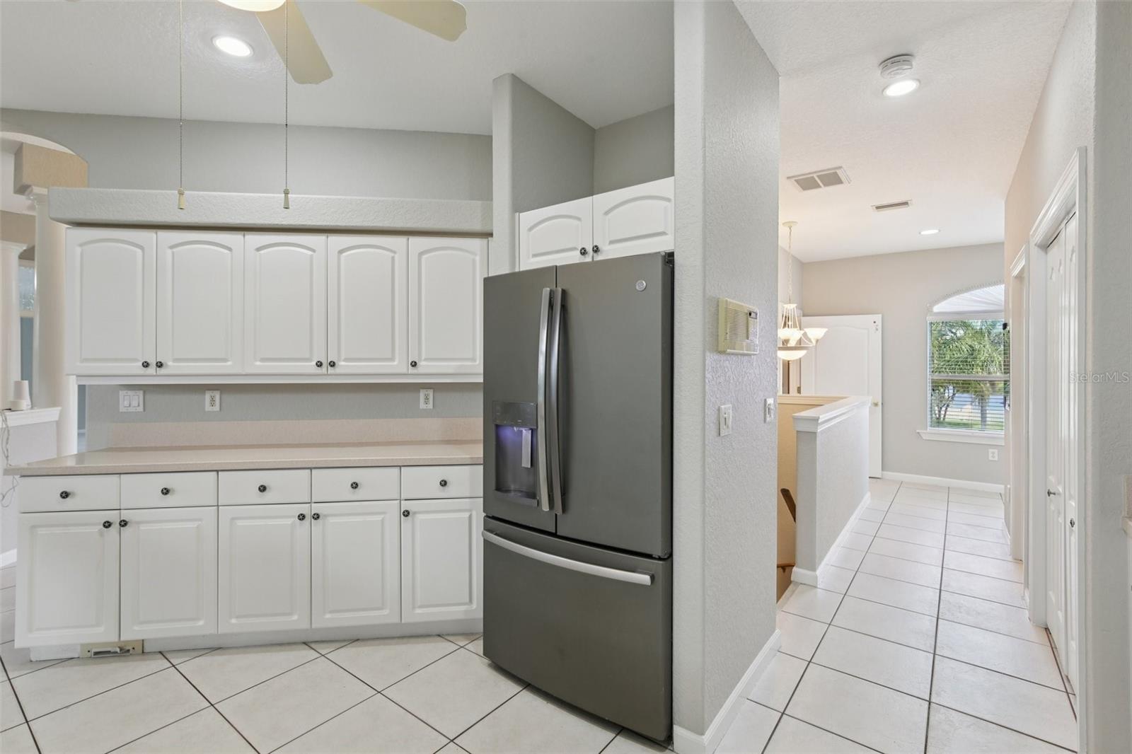 Listing photo id 7 for 4052 Marine Parkway