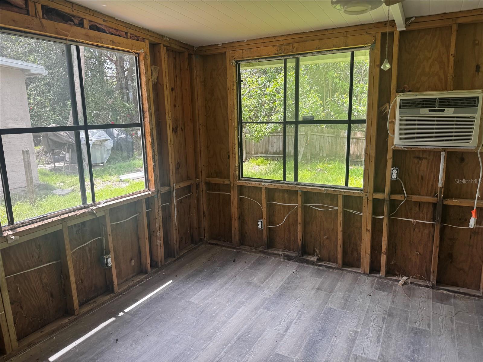 Image 6 of 16 For 6826 Driftwood Drive