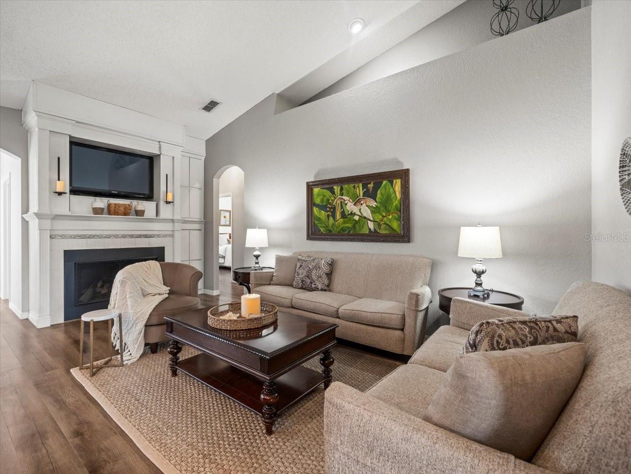 Image 28 of 72 For 12060 Sapphire Drive