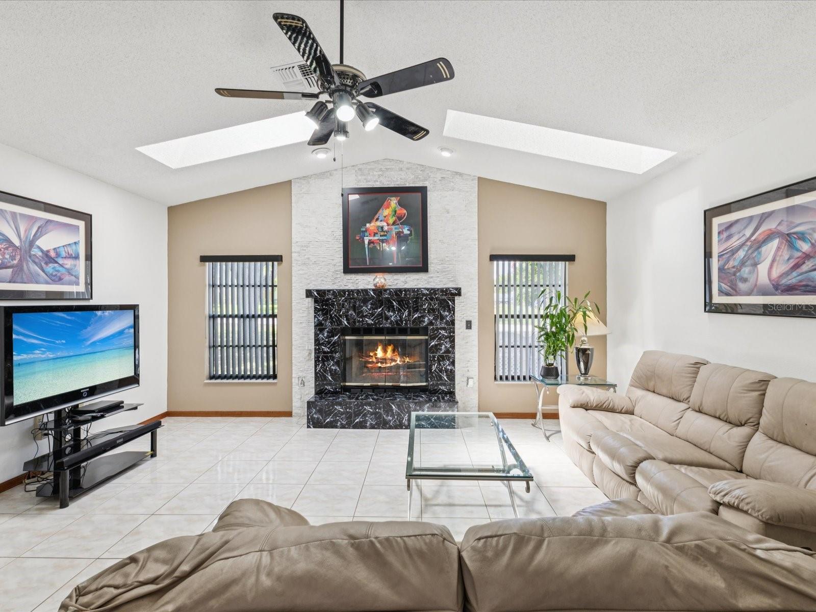 Image 12 of 44 For 2404 Knoll Drive