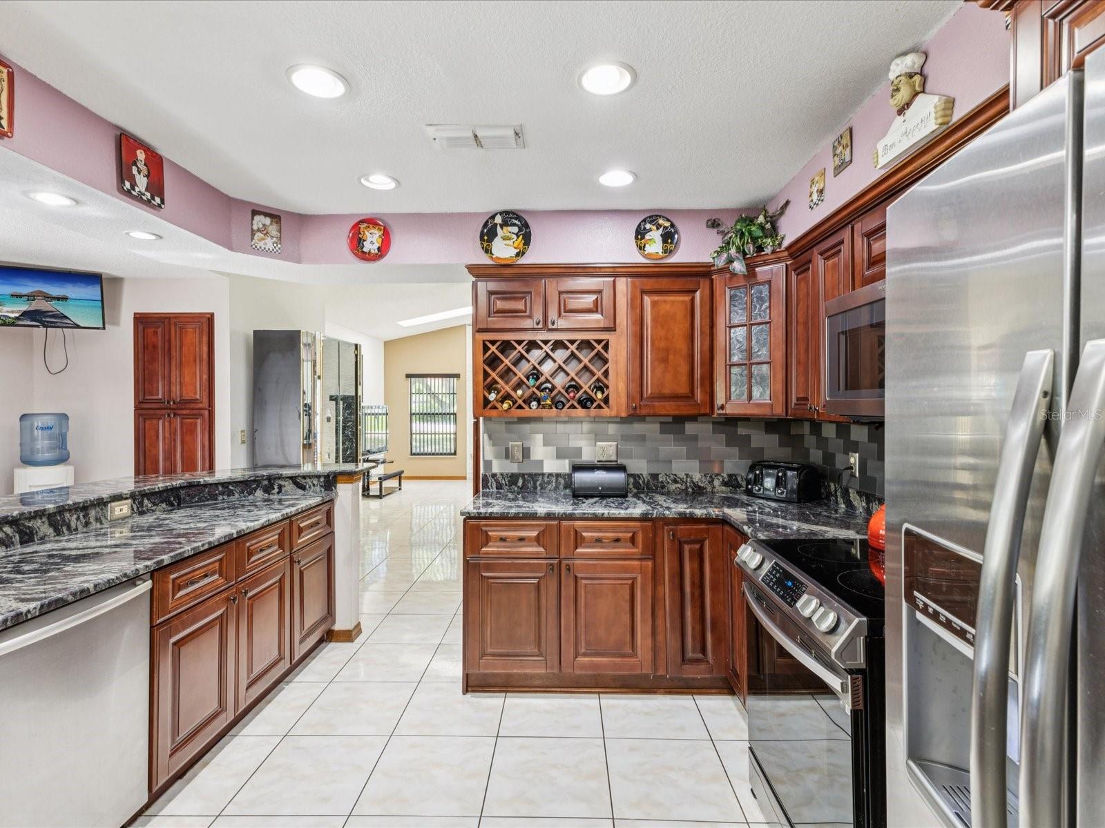 Image 14 of 44 For 2404 Knoll Drive