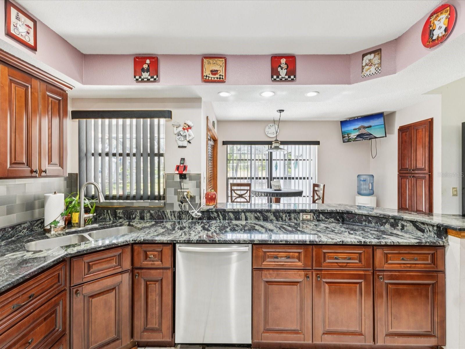 Image 17 of 44 For 2404 Knoll Drive