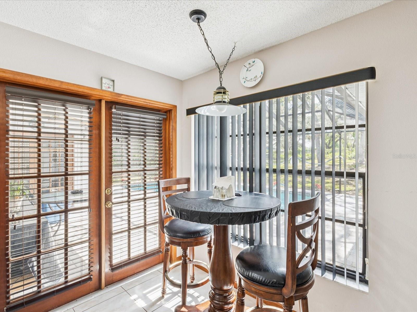 Image 18 of 44 For 2404 Knoll Drive