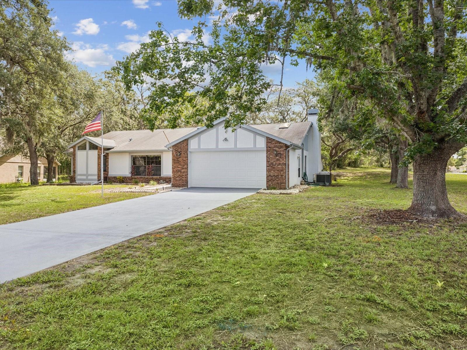 Image 2 of 44 For 2404 Knoll Drive
