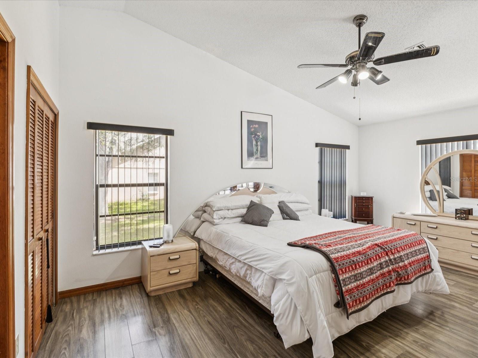 Image 20 of 44 For 2404 Knoll Drive