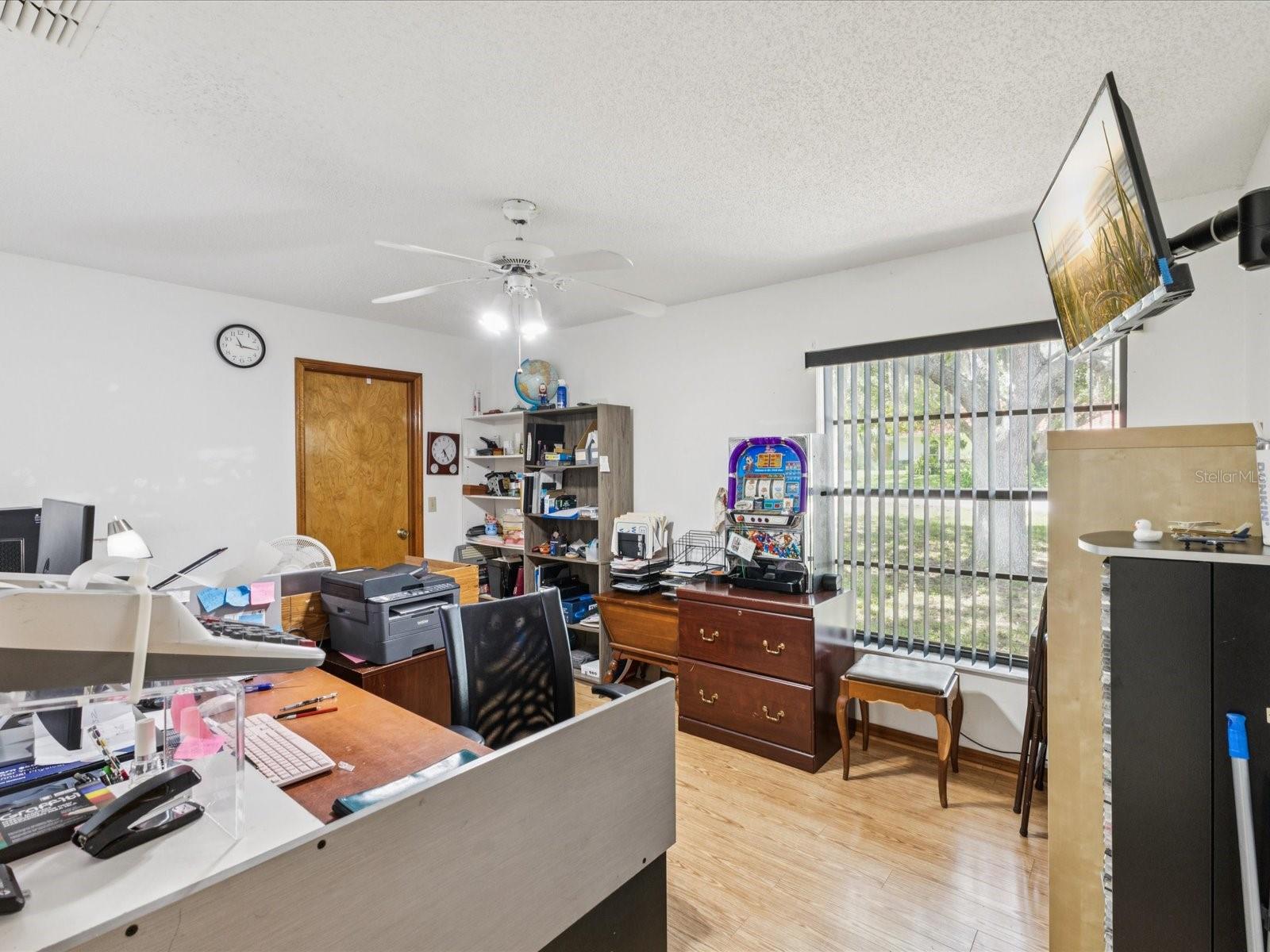 Image 29 of 44 For 2404 Knoll Drive