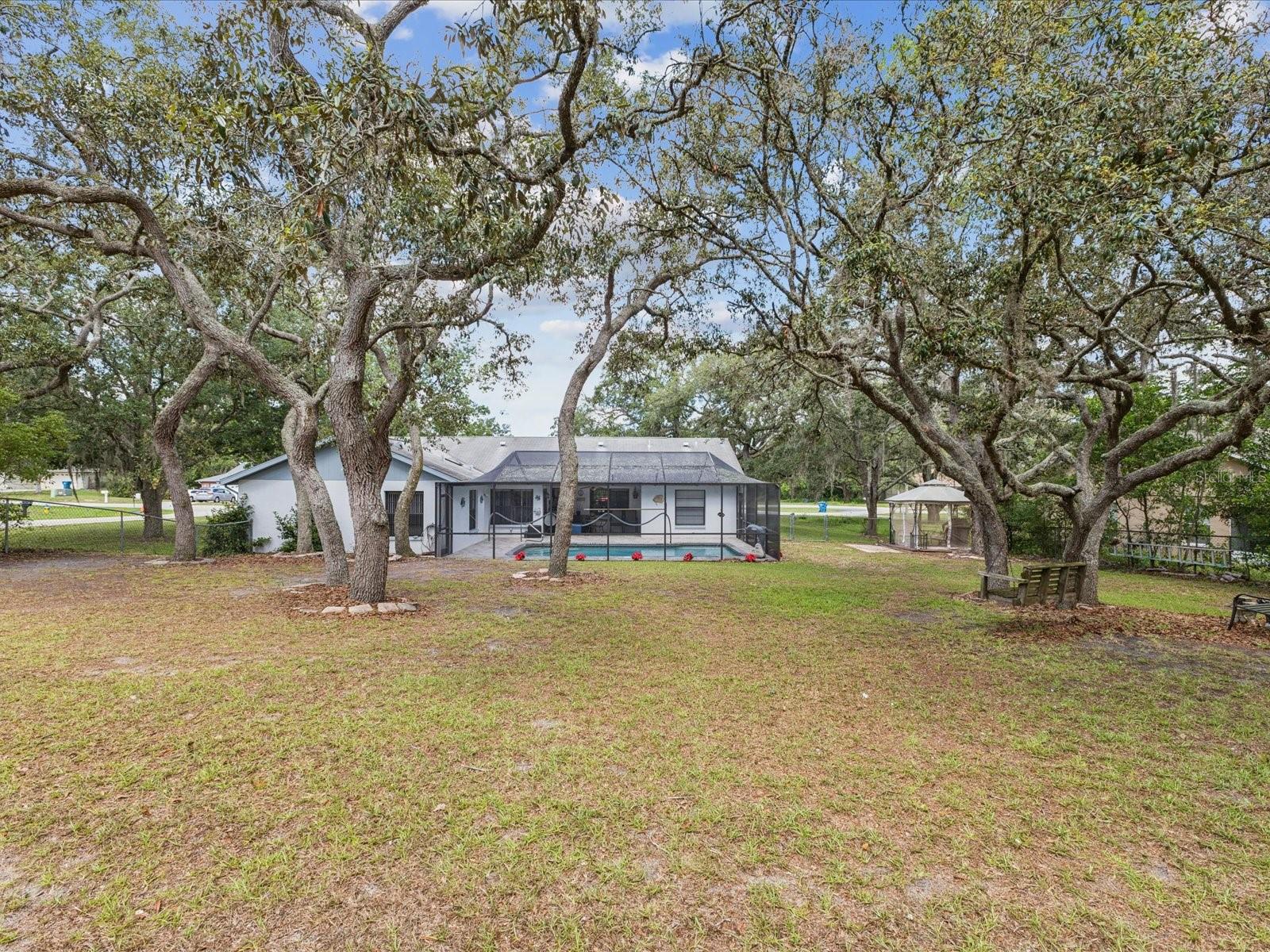 Image 30 of 44 For 2404 Knoll Drive