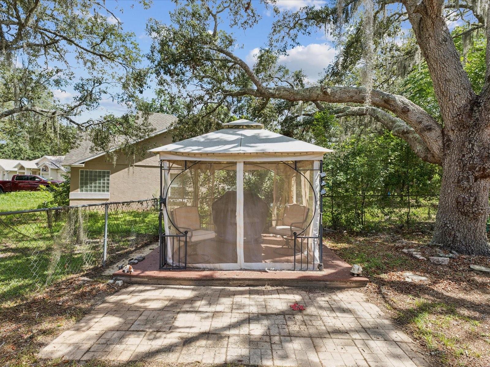Image 33 of 44 For 2404 Knoll Drive