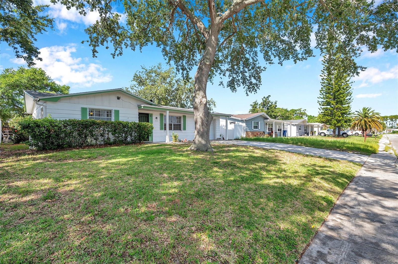 Image 6 of 62 For 3118 Lloyd Drive