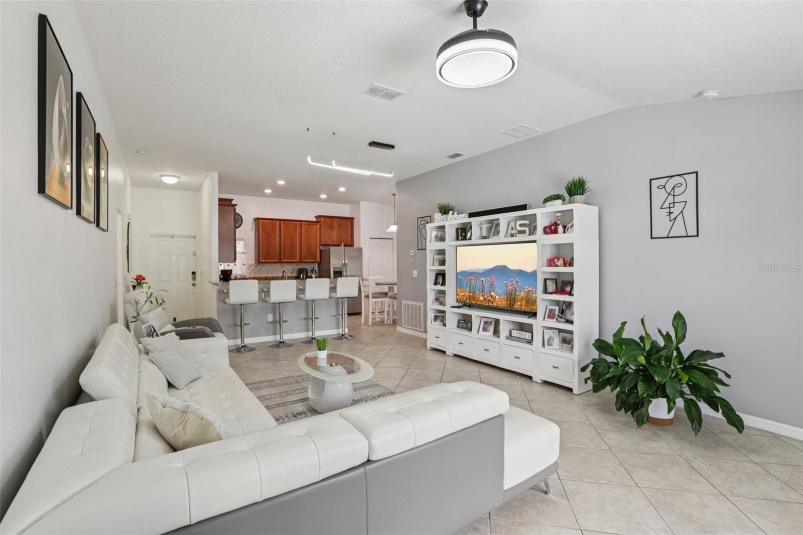 Image 4 of 22 For 18530 Dobson Drive