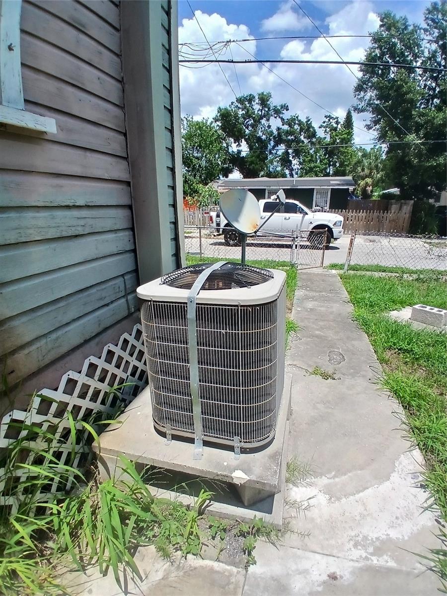 Image 6 of 14 For 923 20th Avenue