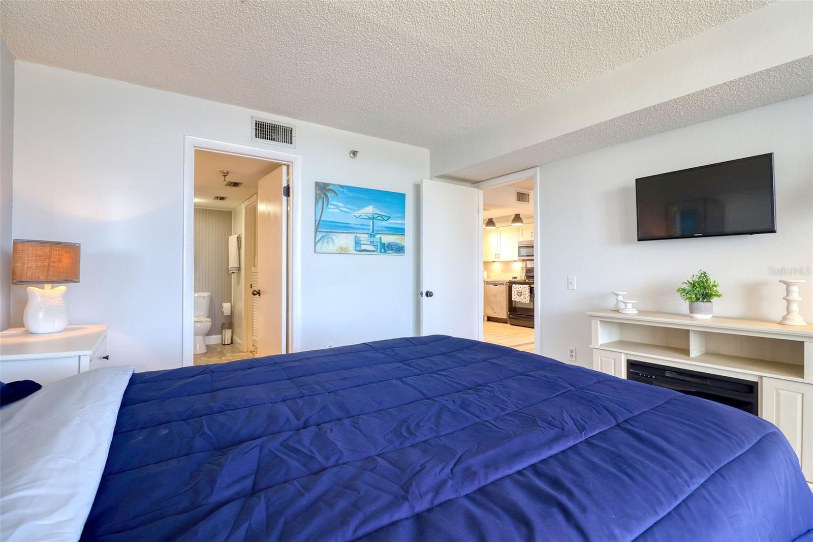 Image 18 of 37 For 5915 Sea Ranch Drive 211