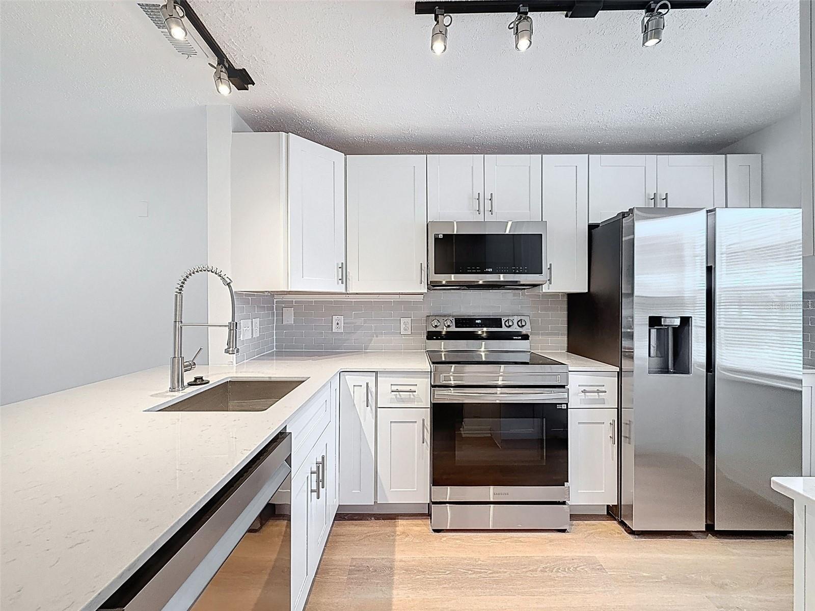 Image 13 of 64 For 3712 Trophy Boulevard 3712