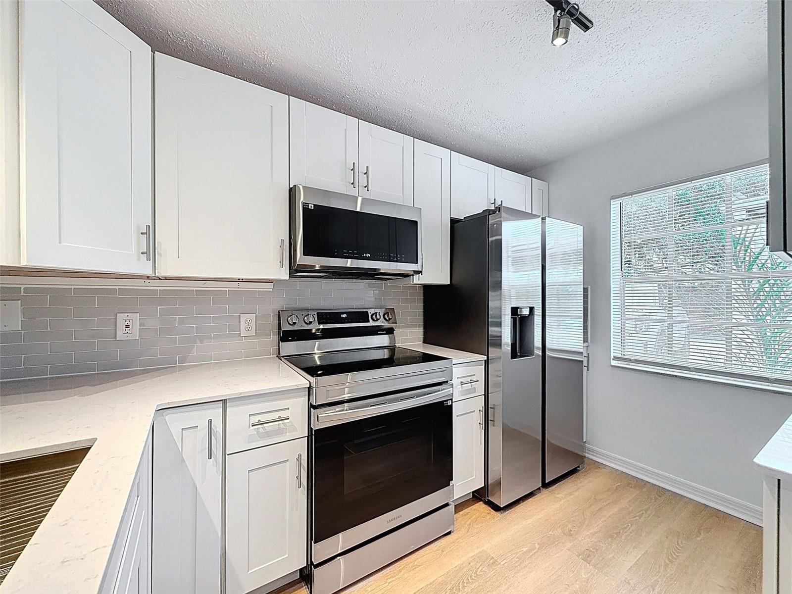 Image 14 of 64 For 3712 Trophy Boulevard 3712