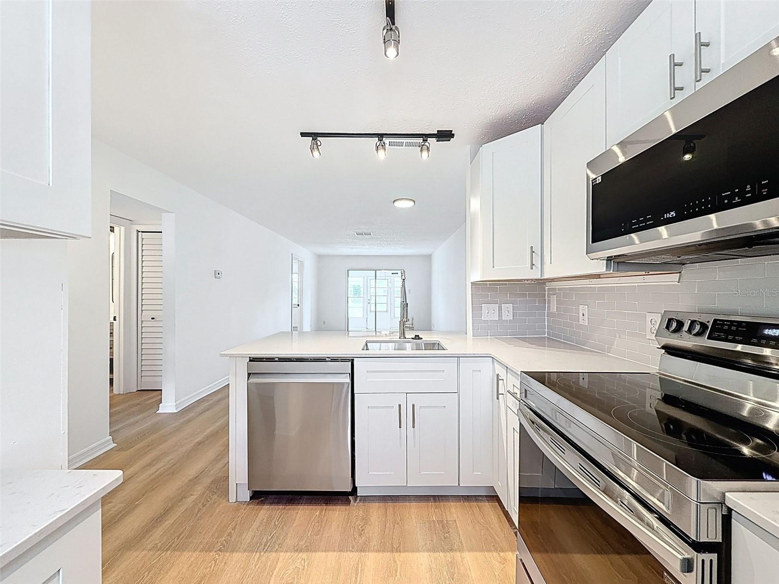 Image 17 of 64 For 3712 Trophy Boulevard 3712