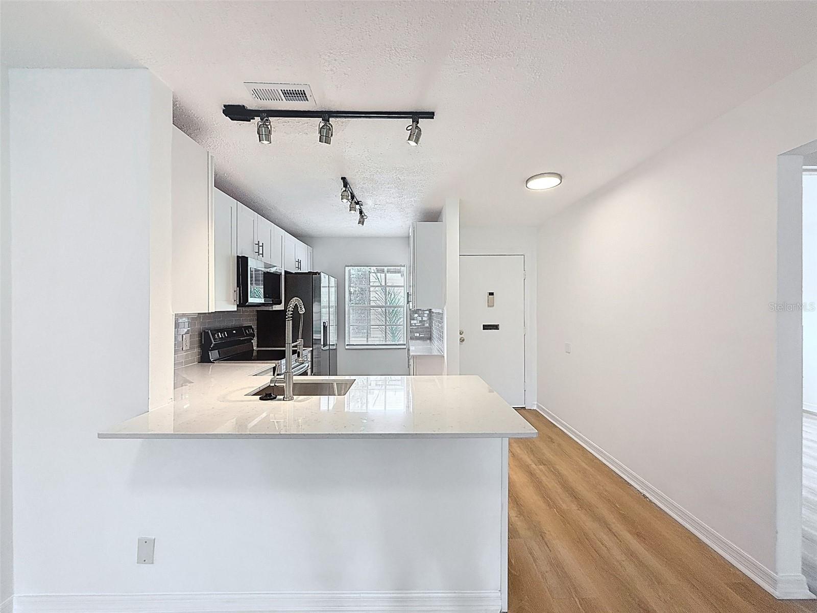 Image 18 of 64 For 3712 Trophy Boulevard 3712
