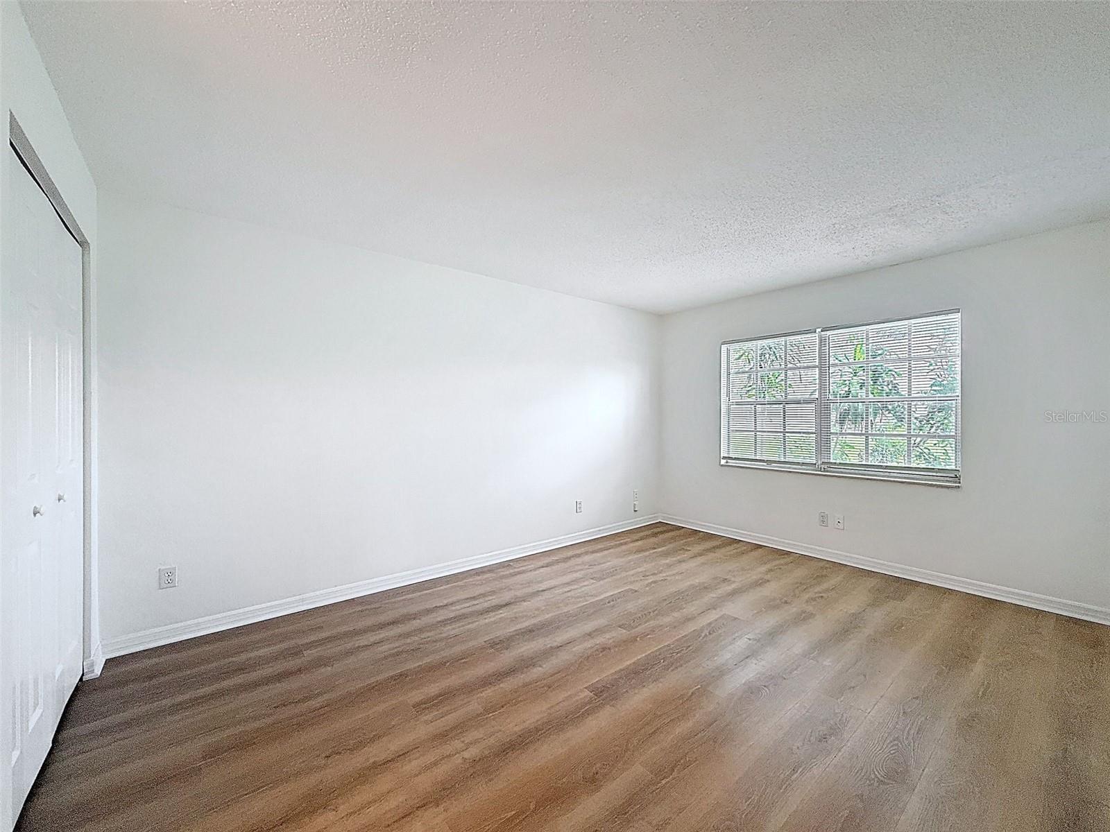 Image 31 of 64 For 3712 Trophy Boulevard 3712