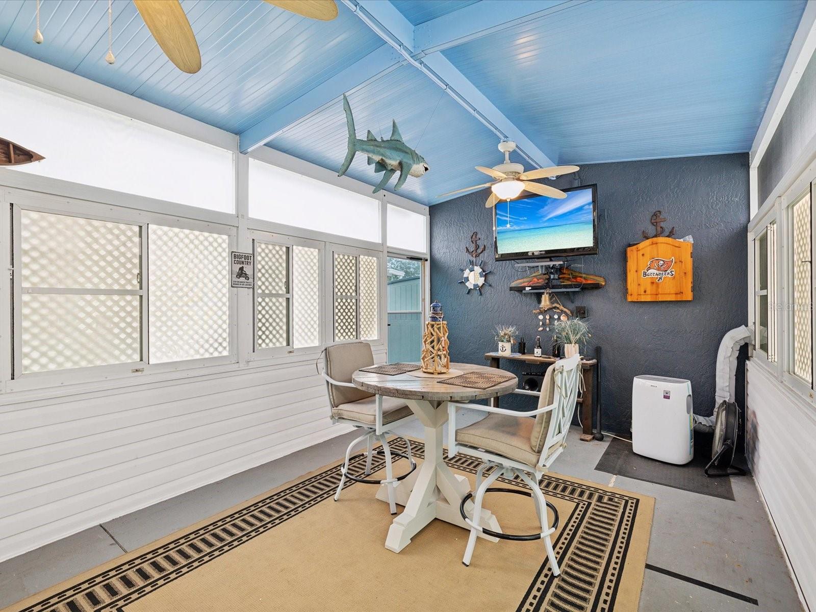 Image 31 of 67 For 9379 Grizzly Bear Lane