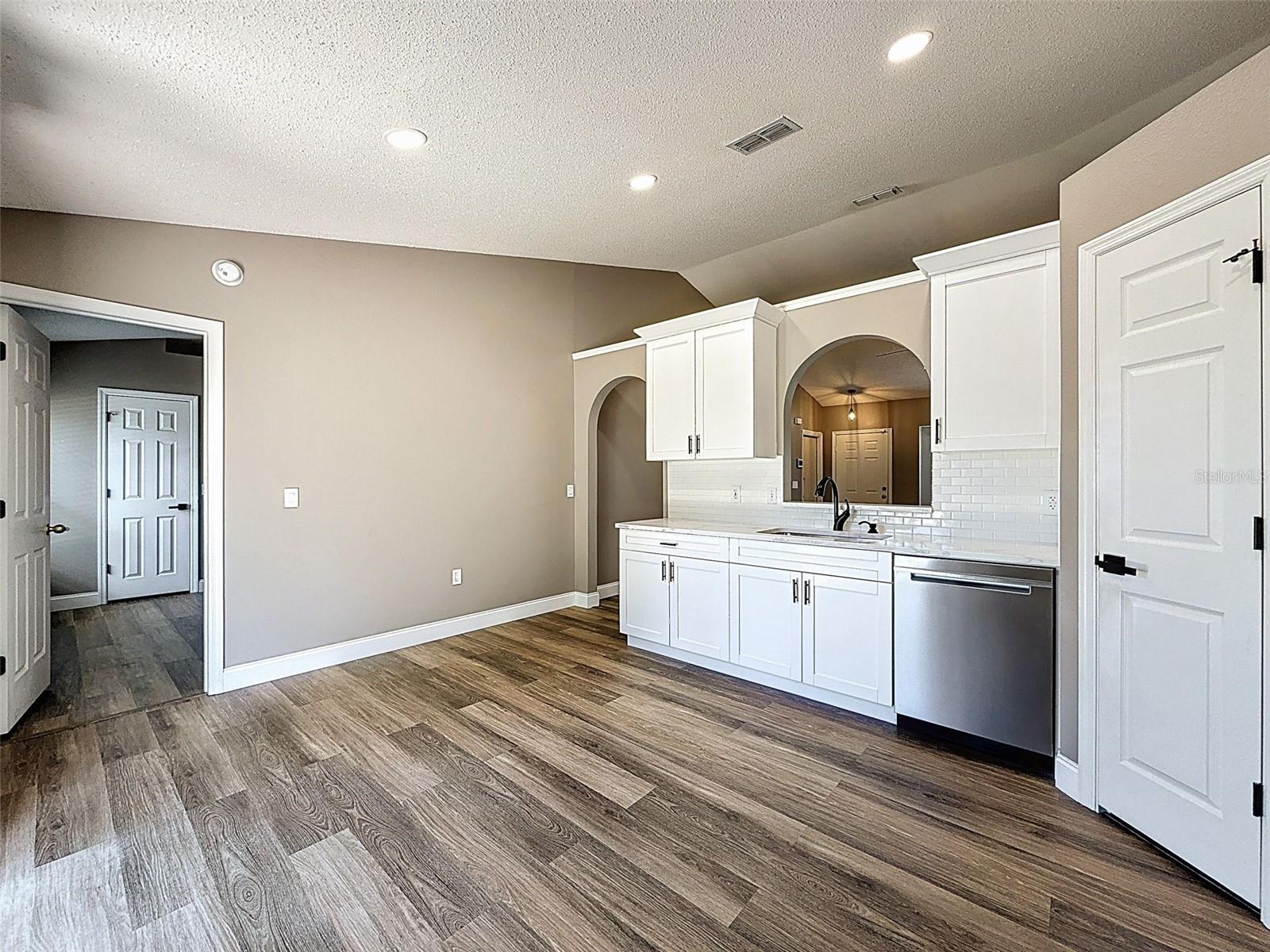 Image 10 of 42 For 10124 Heathcliff Street