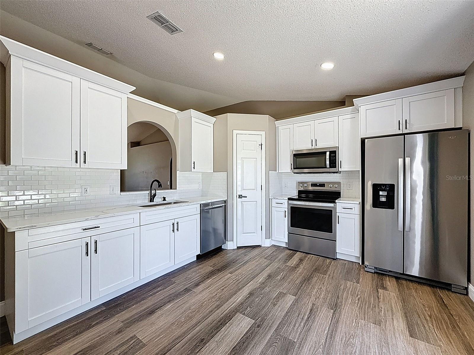 Image 11 of 42 For 10124 Heathcliff Street