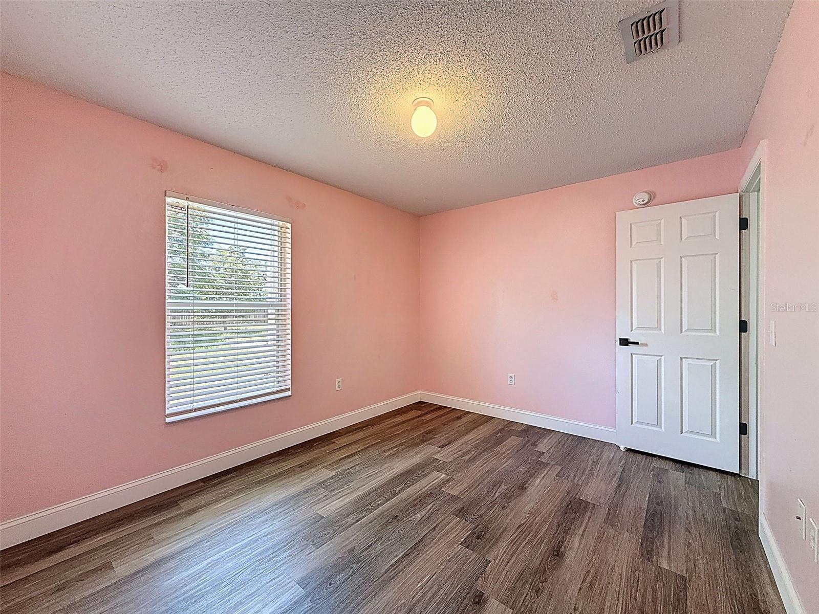 Image 19 of 42 For 10124 Heathcliff Street