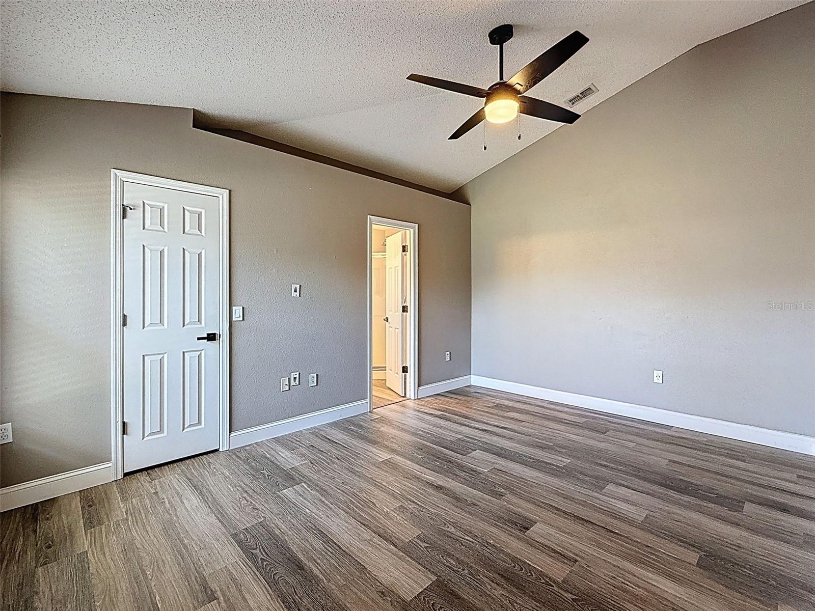 Image 24 of 42 For 10124 Heathcliff Street