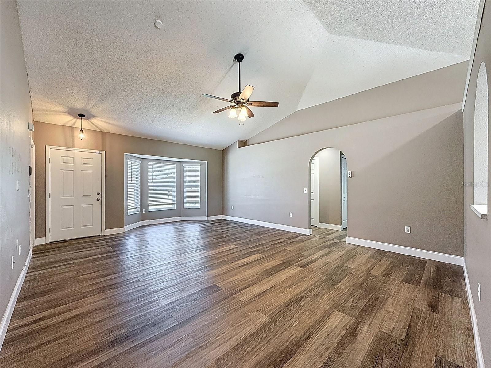 Image 3 of 42 For 10124 Heathcliff Street