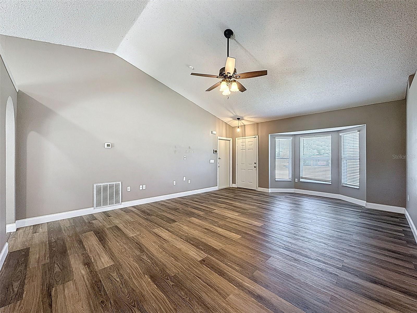 Image 6 of 42 For 10124 Heathcliff Street