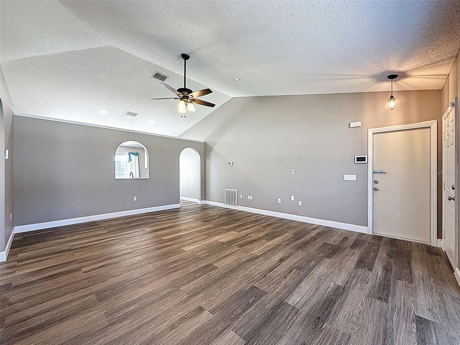 Image 7 of 42 For 10124 Heathcliff Street