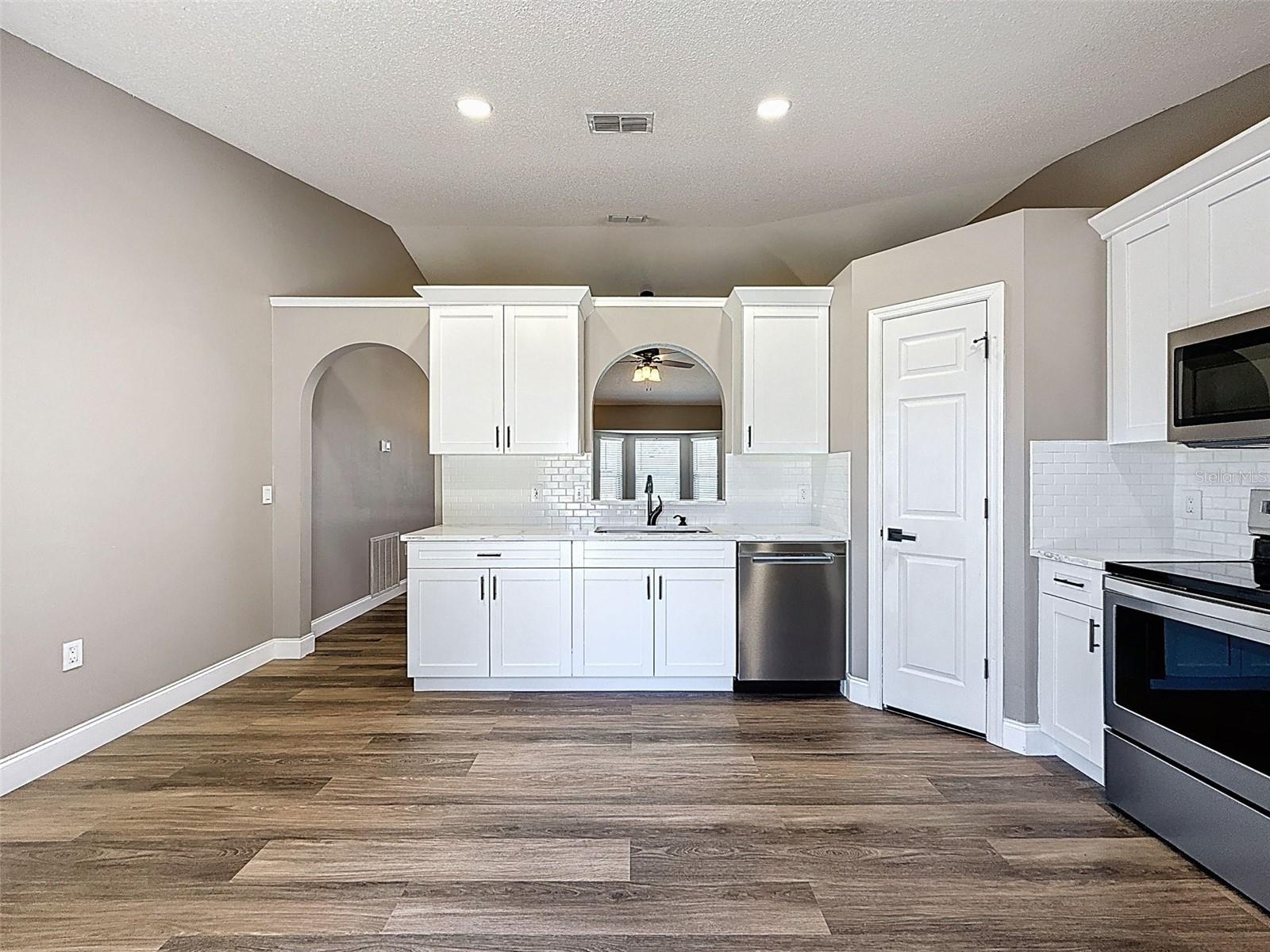 Image 9 of 42 For 10124 Heathcliff Street