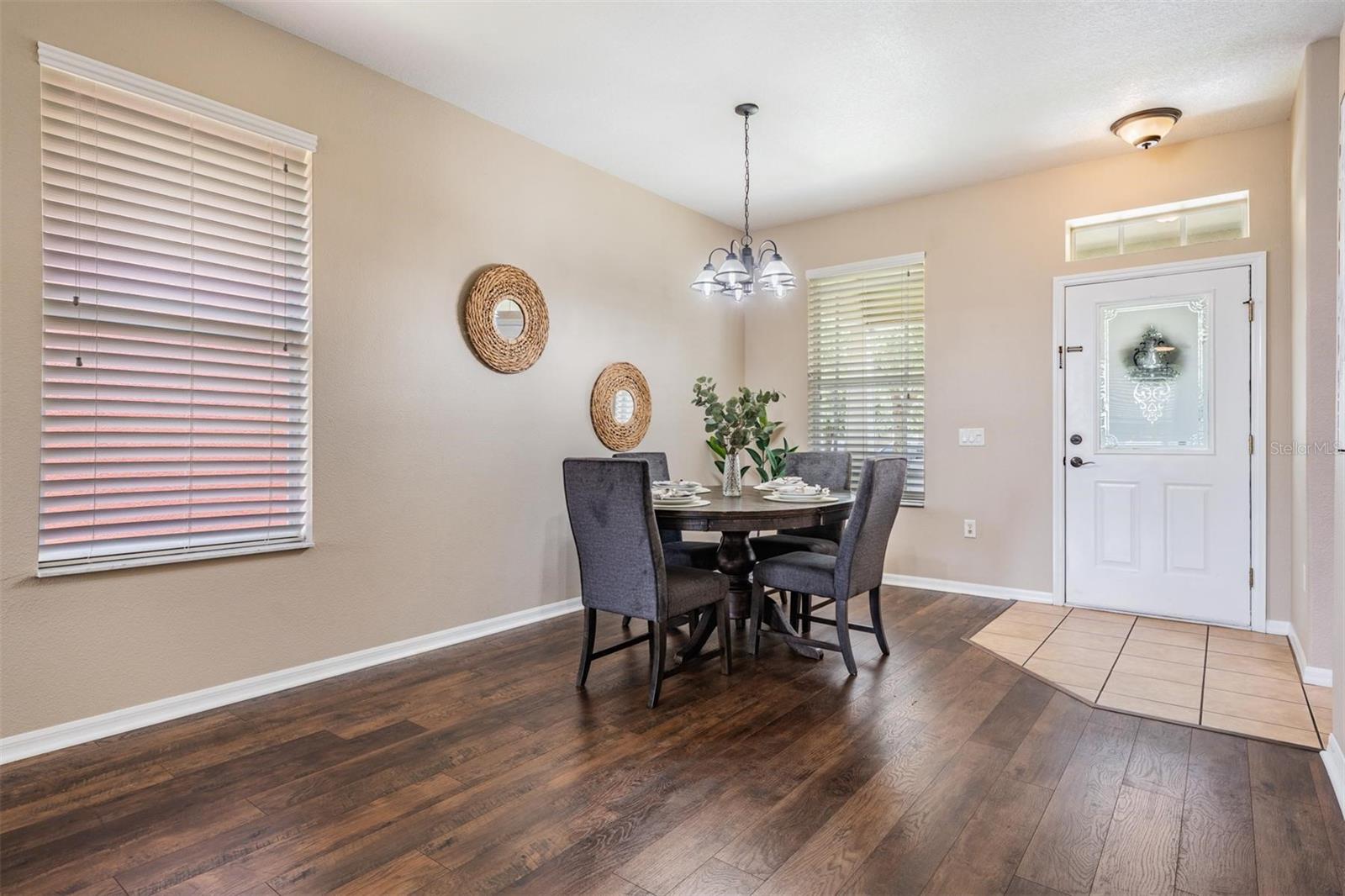 Image 13 of 66 For 10115 Ringling Street