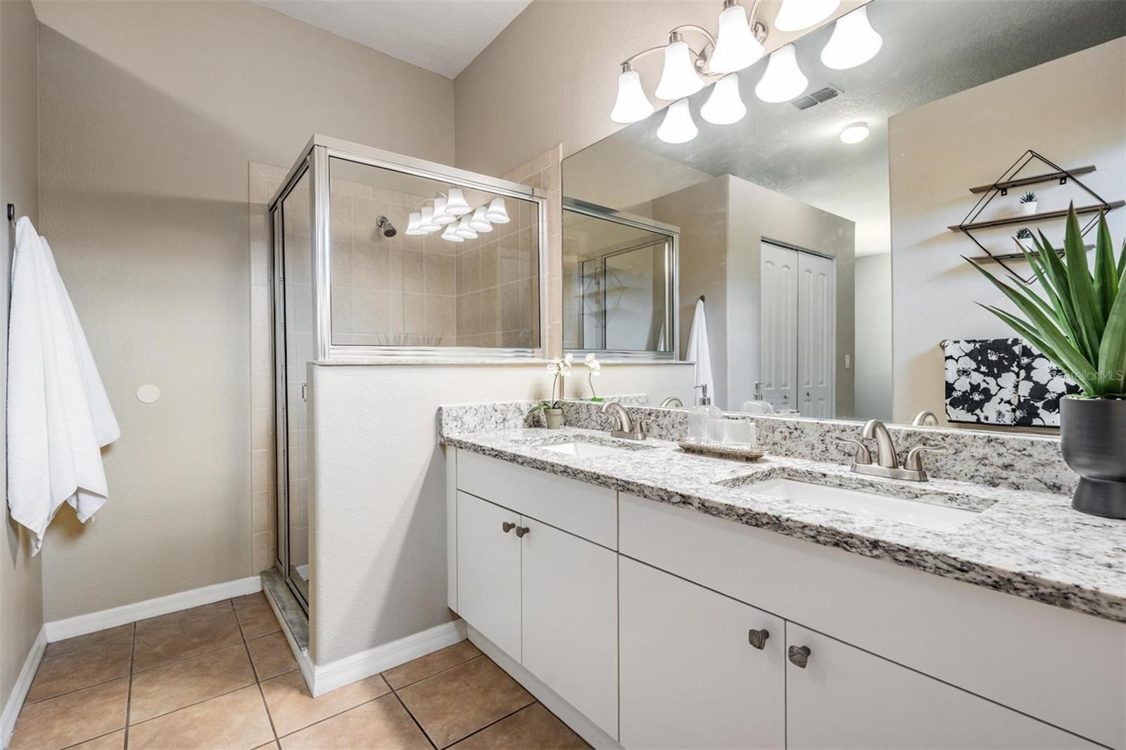 Image 16 of 66 For 10115 Ringling Street