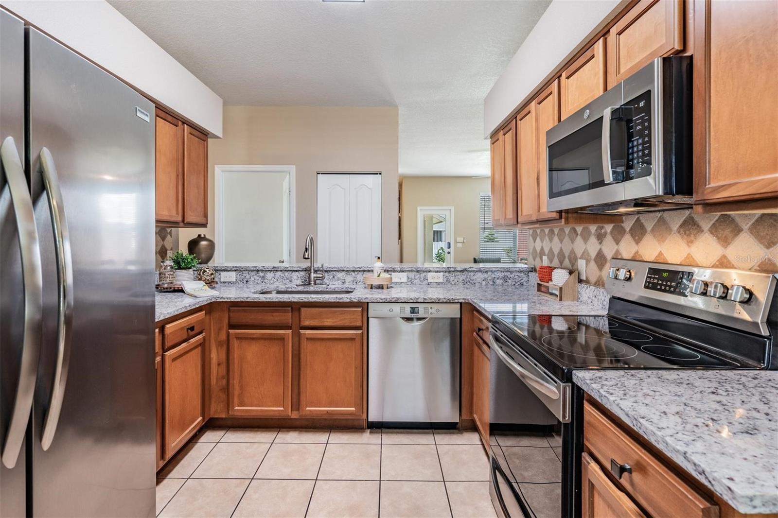 Image 3 of 66 For 10115 Ringling Street