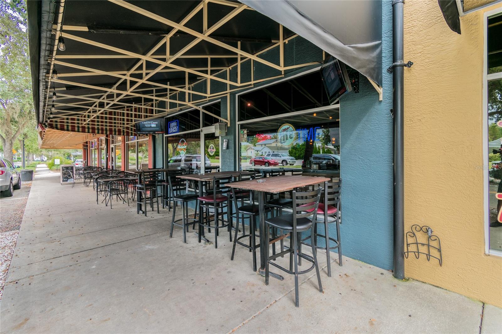 Image 35 of 66 For 10115 Ringling Street