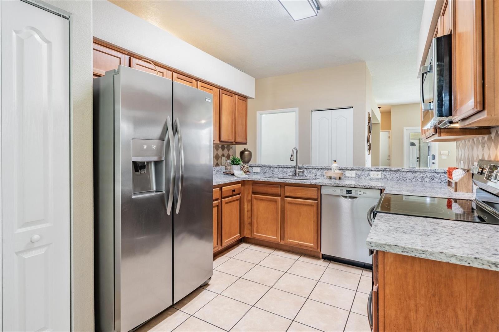 Image 4 of 66 For 10115 Ringling Street