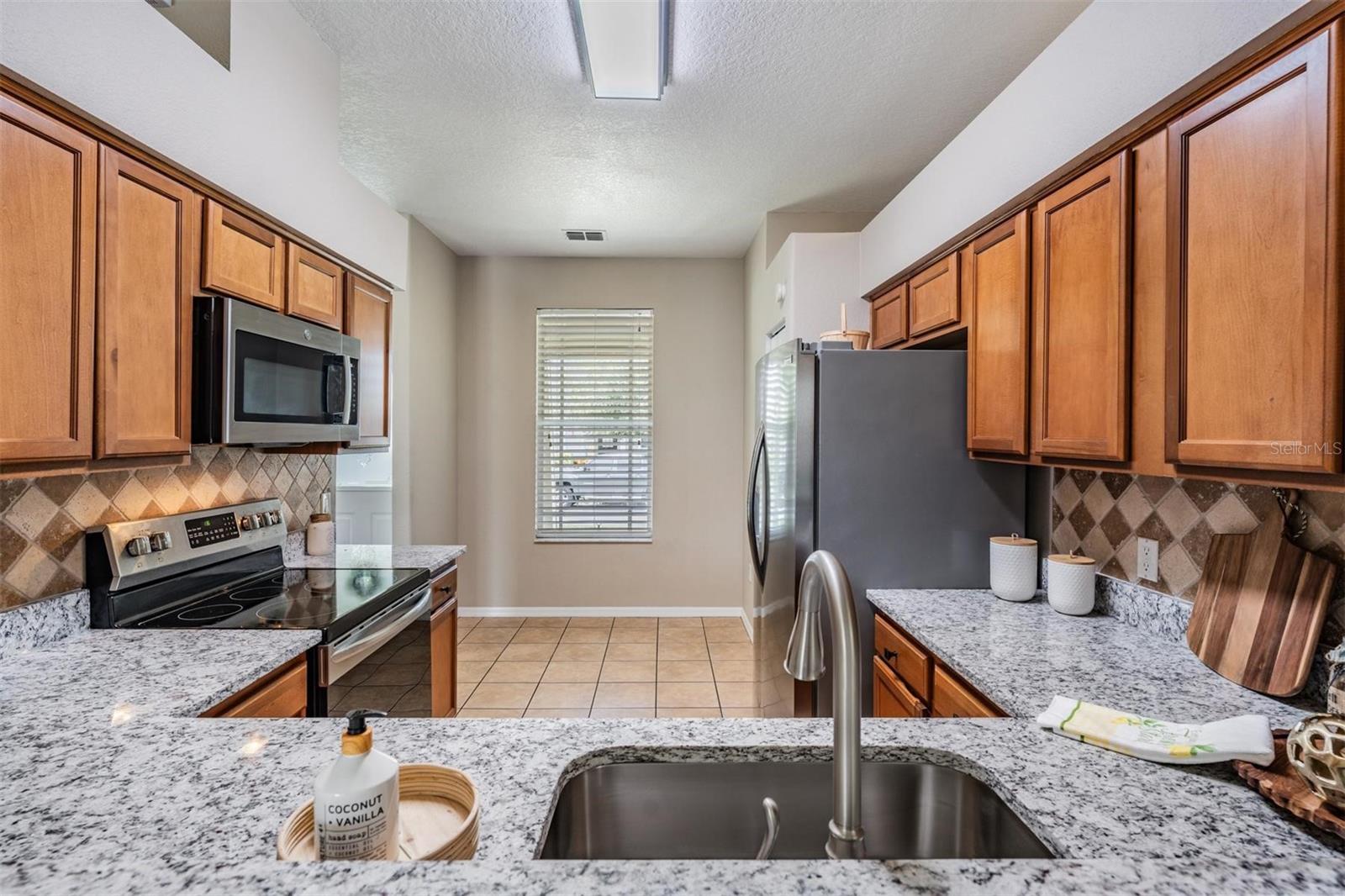 Image 5 of 66 For 10115 Ringling Street