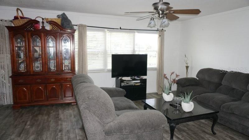 Listing photo id 6 for 5434 Chad Place 14