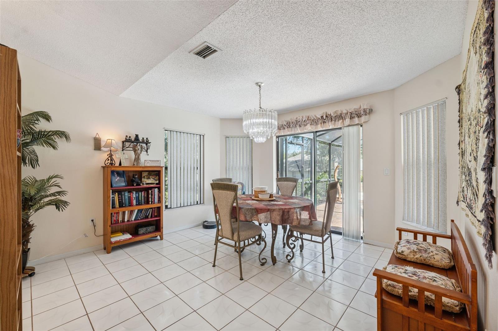 Image 13 of 53 For 12295 Clarendon Court