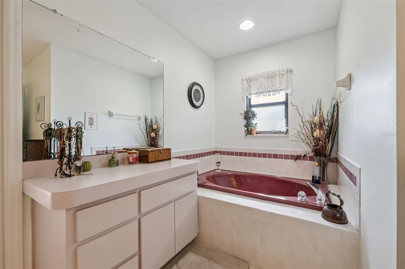 Image 19 of 53 For 12295 Clarendon Court