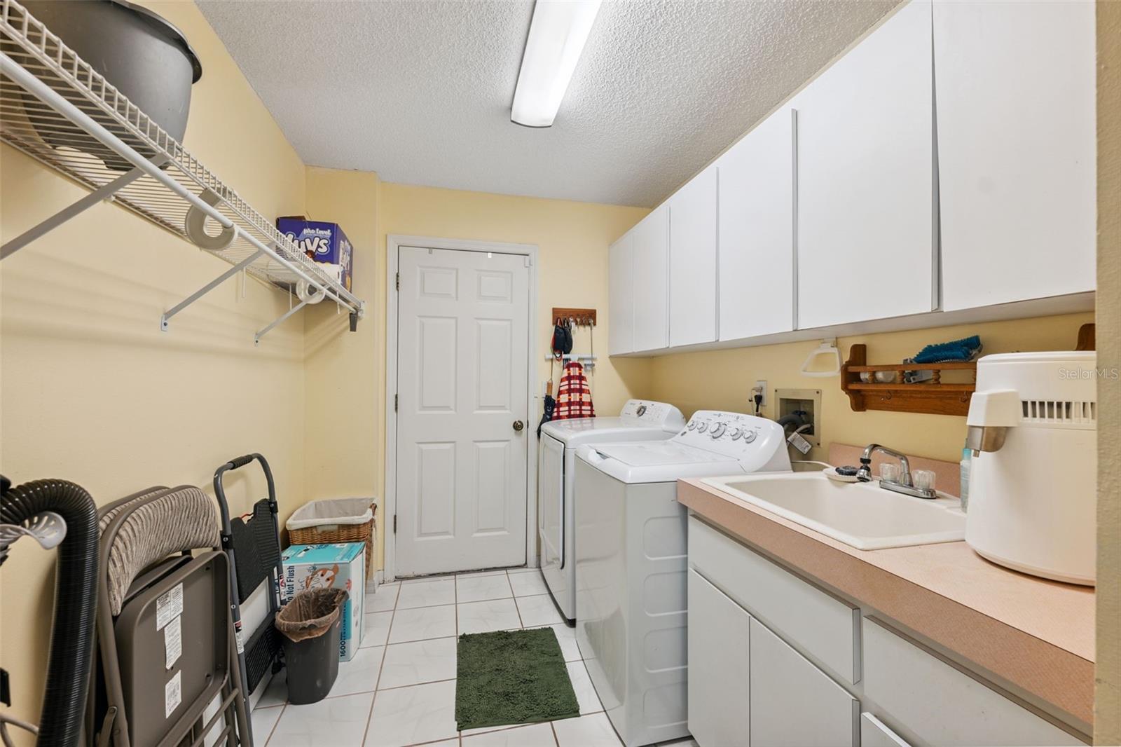 Image 25 of 53 For 12295 Clarendon Court