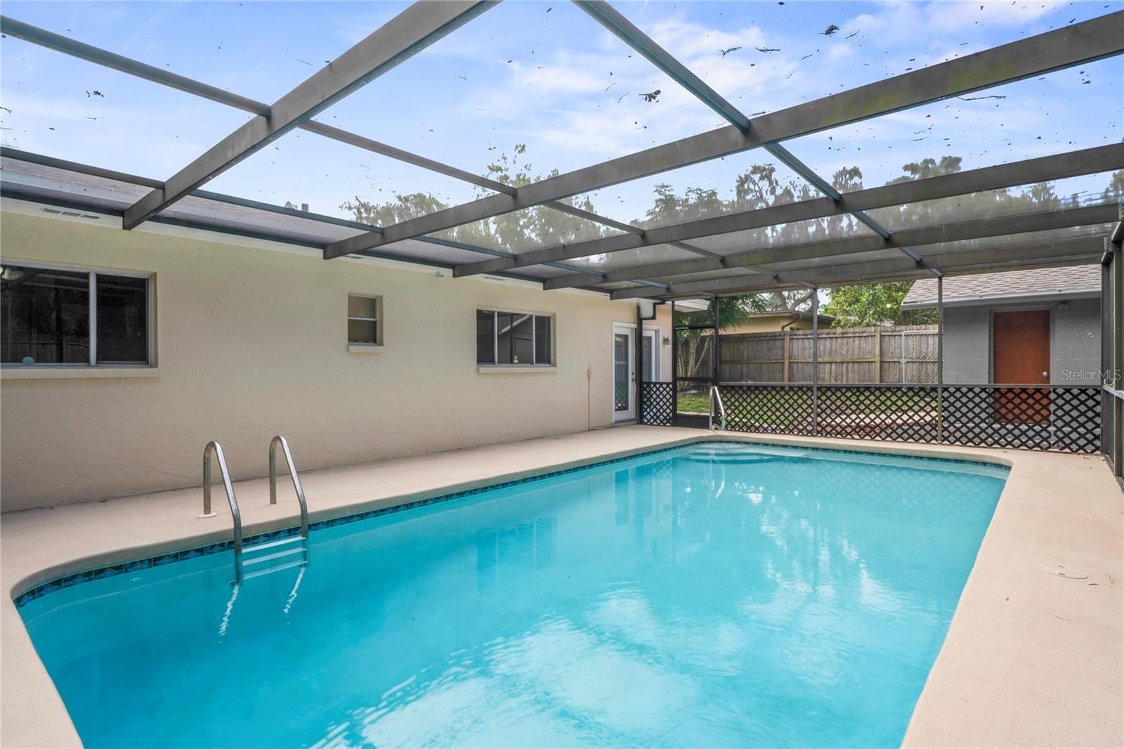 Image 39 of 60 For 1131 Bentley Avenue