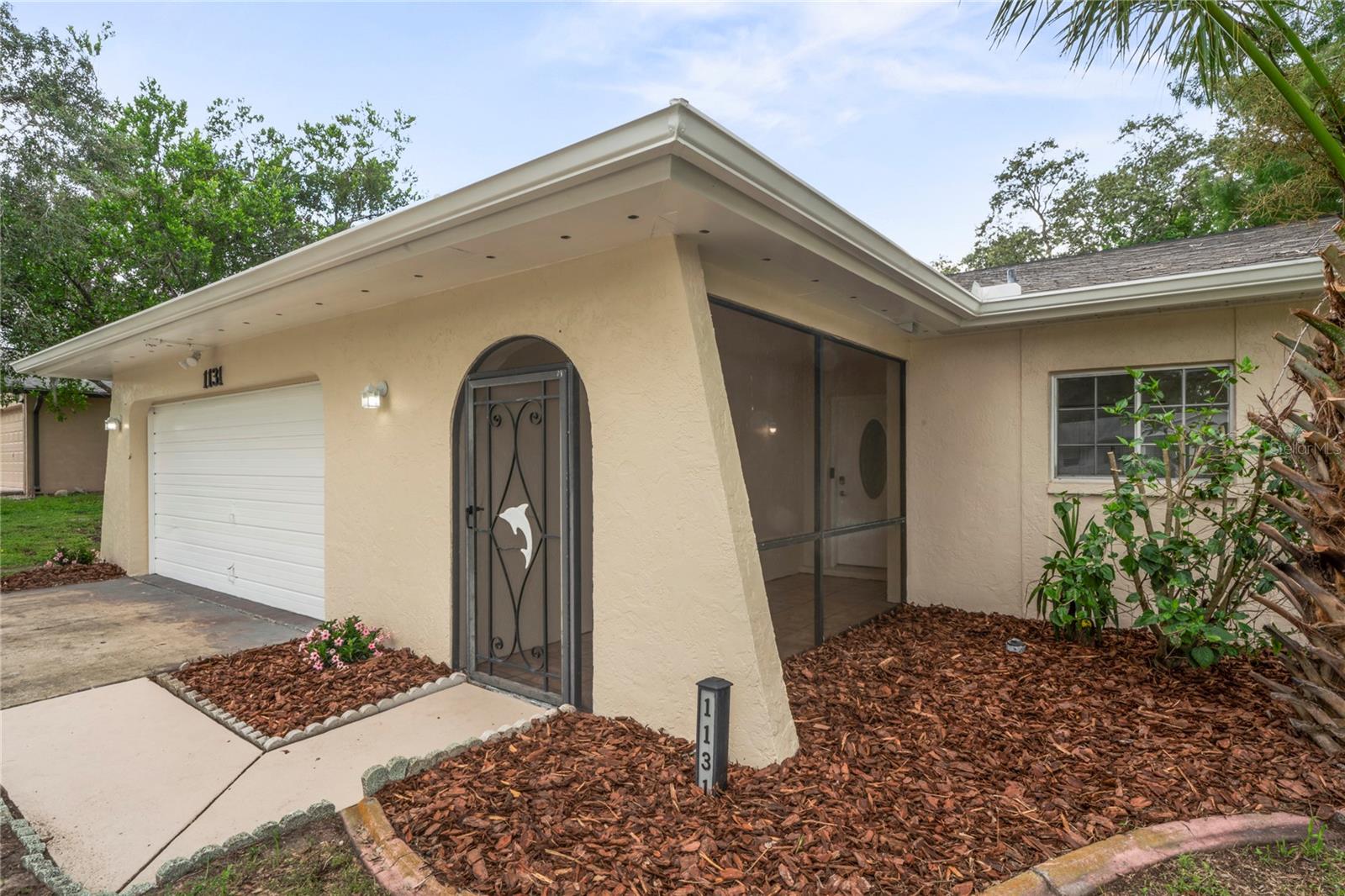 Image 4 of 60 For 1131 Bentley Avenue