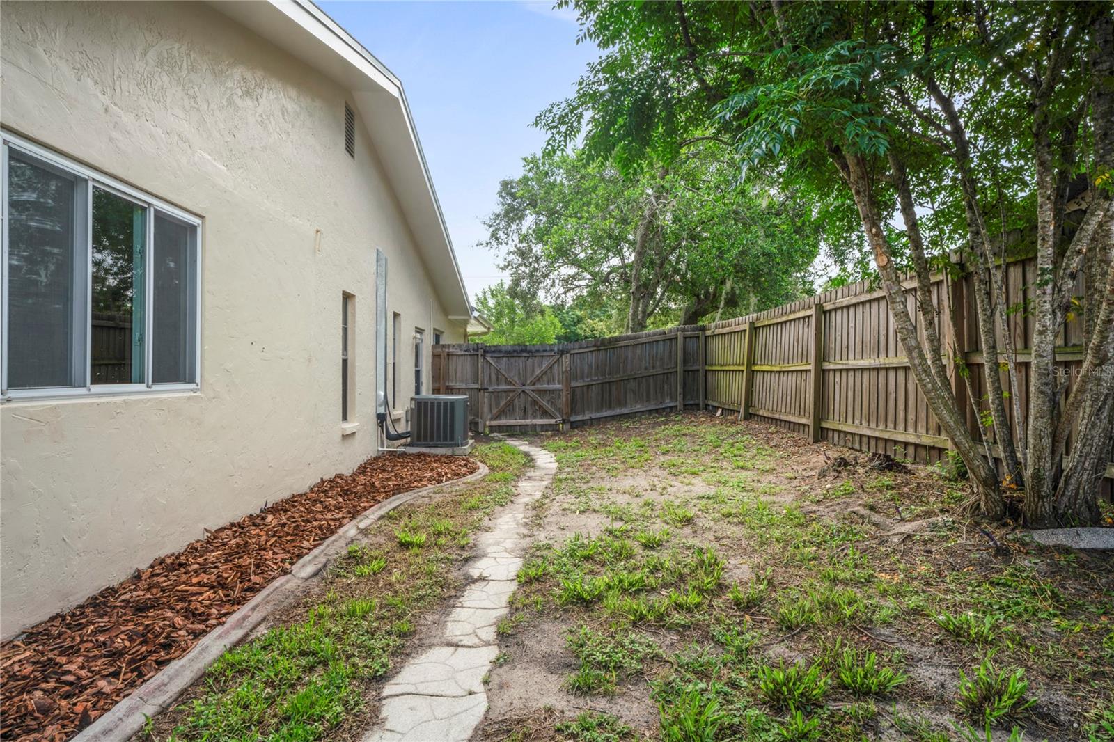Image 42 of 60 For 1131 Bentley Avenue