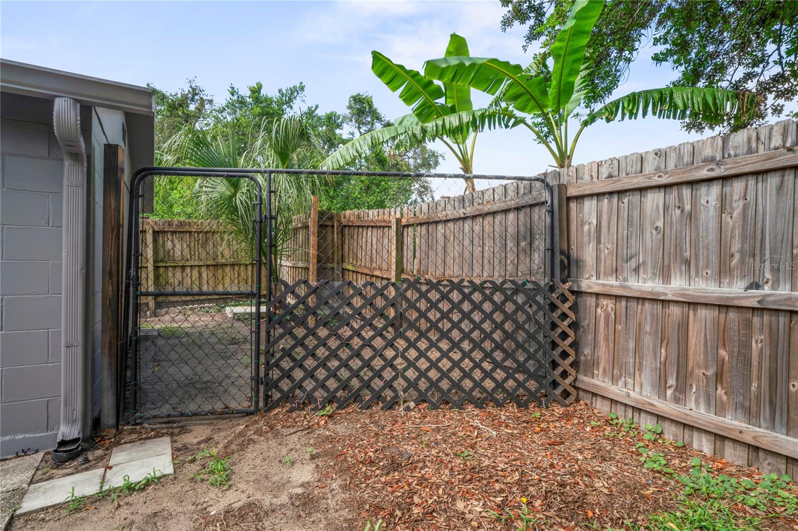 Image 46 of 60 For 1131 Bentley Avenue