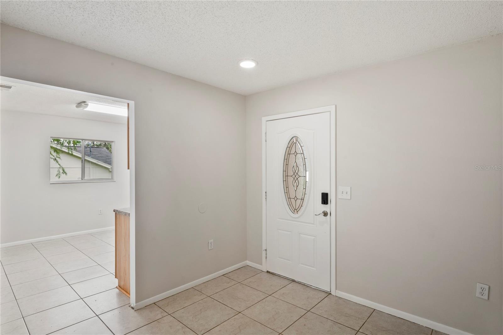 Image 6 of 60 For 1131 Bentley Avenue